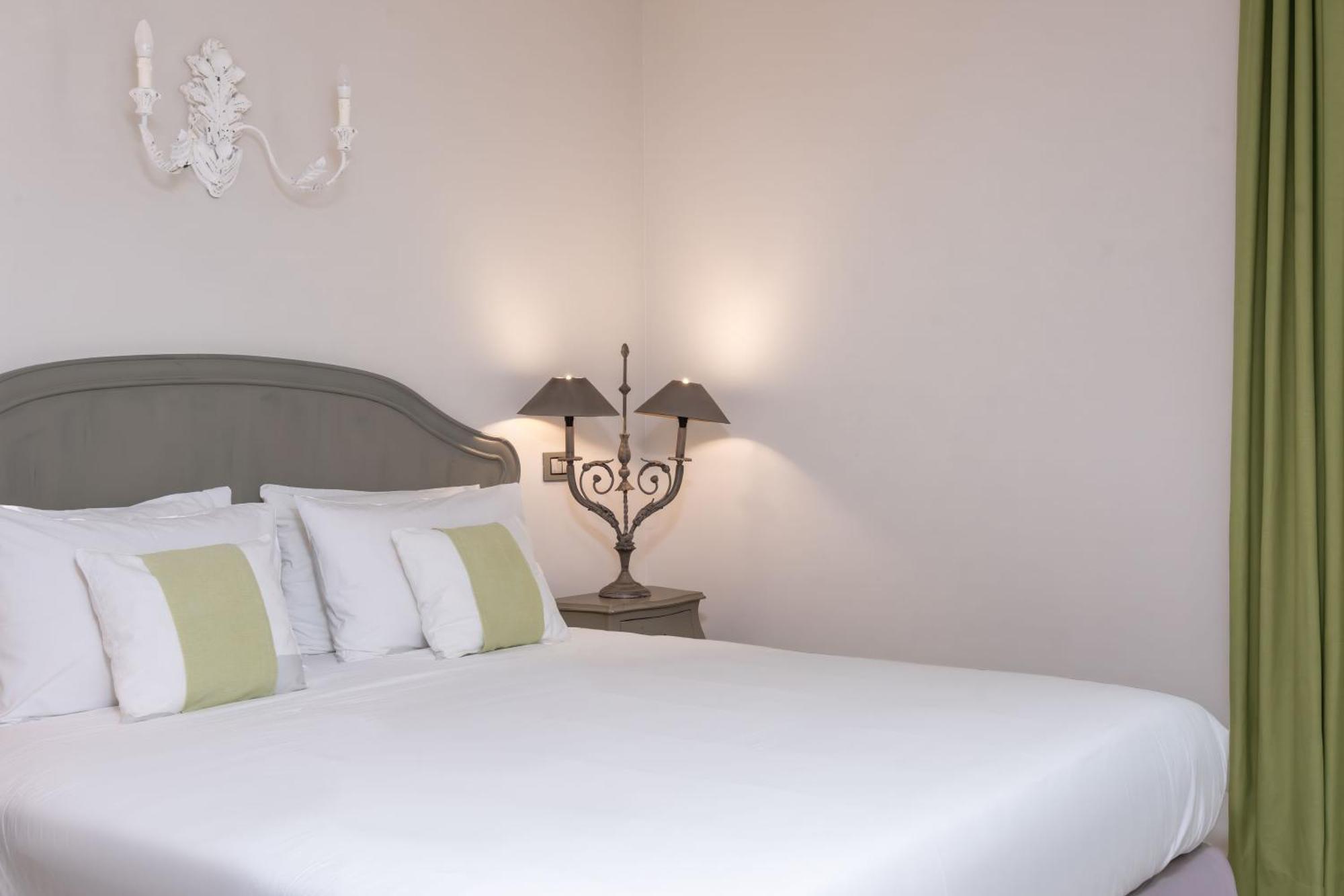 Micra Anglia Boutique & 5* Андрос