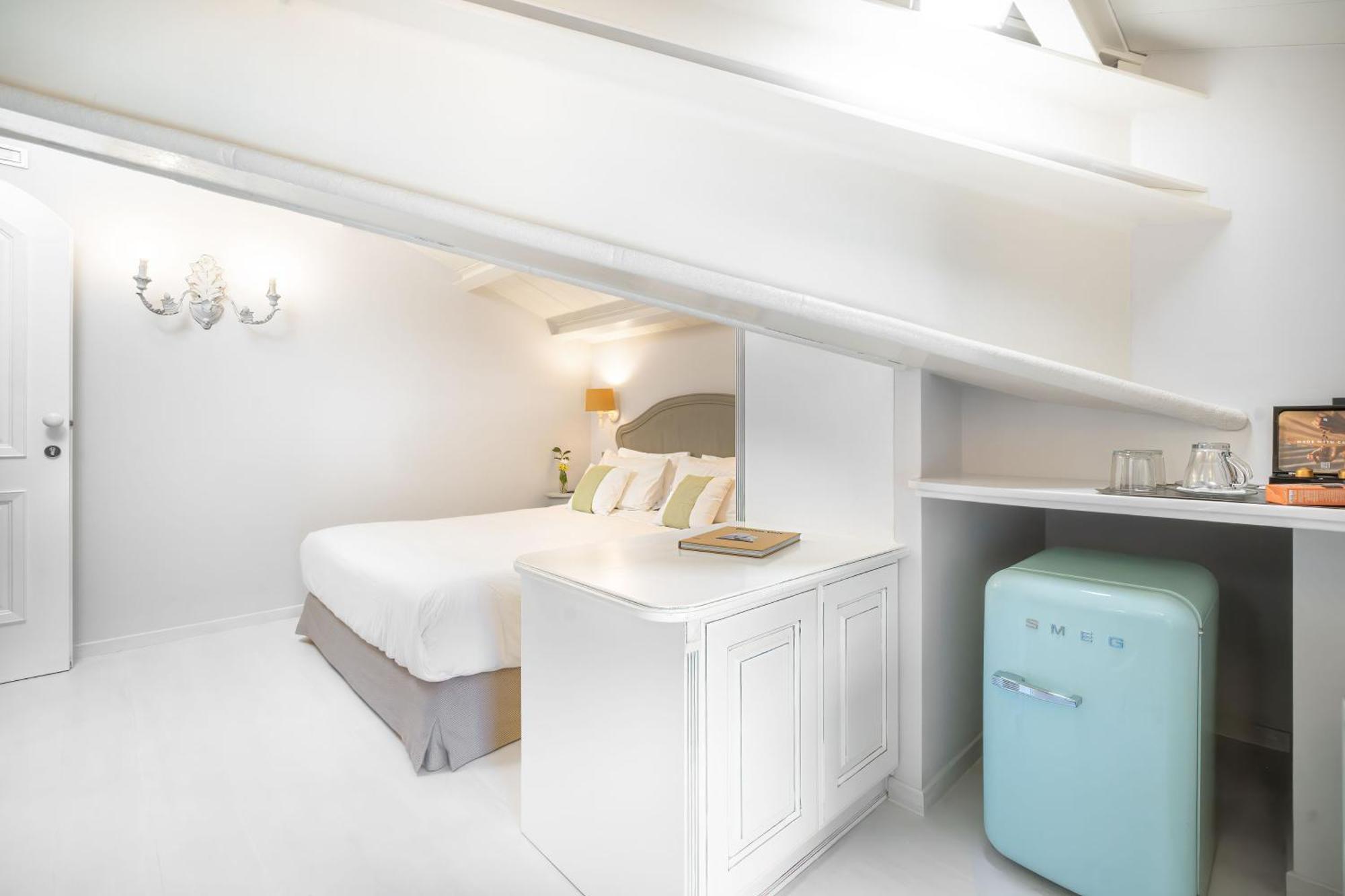 Micra Anglia Boutique & 5* Андрос