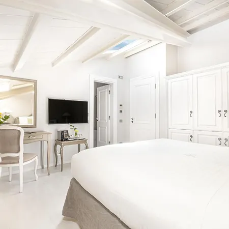 Micra Anglia Boutique Hotel & Spa Andros Town Exterior photo